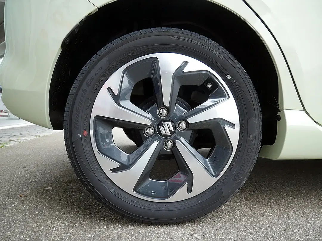 Suzuki Swift - Thumbnail 7