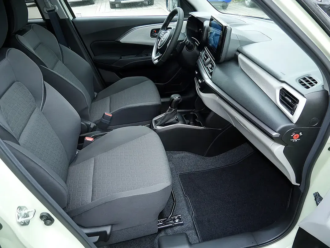 Suzuki Swift - Thumbnail 8