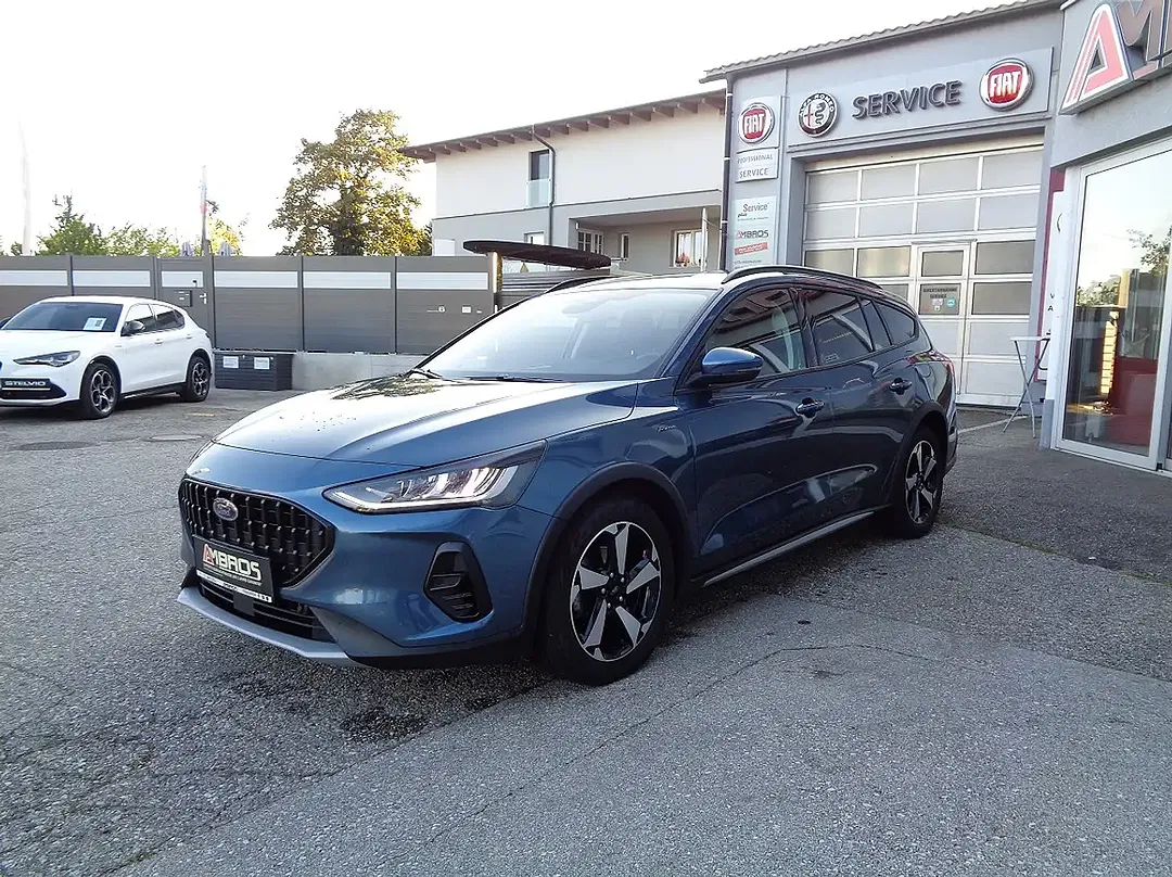 Ford Focus - Thumbnail 3