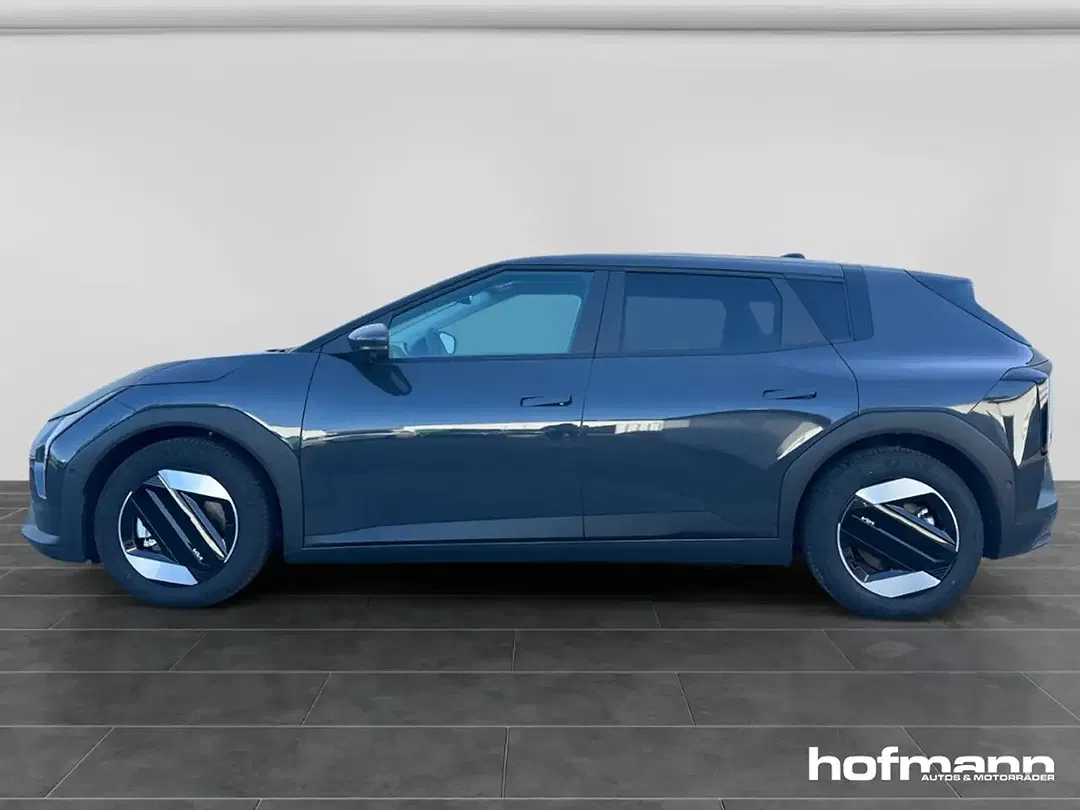 Kia EV4 - Thumbnail 2