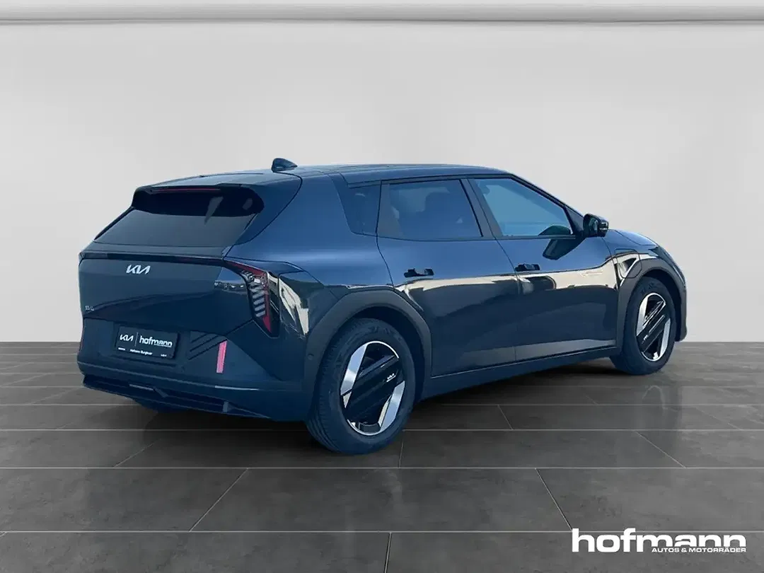 Kia EV4 - Thumbnail 5