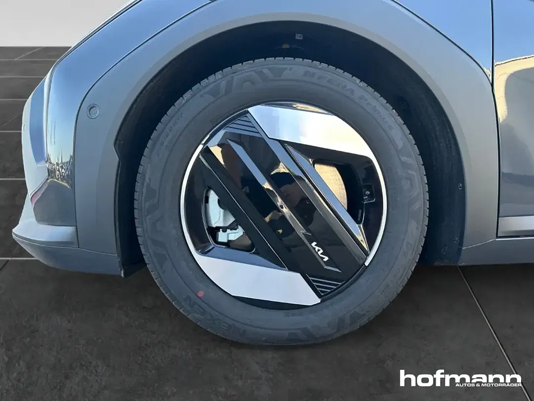 Kia EV4 - Thumbnail 9