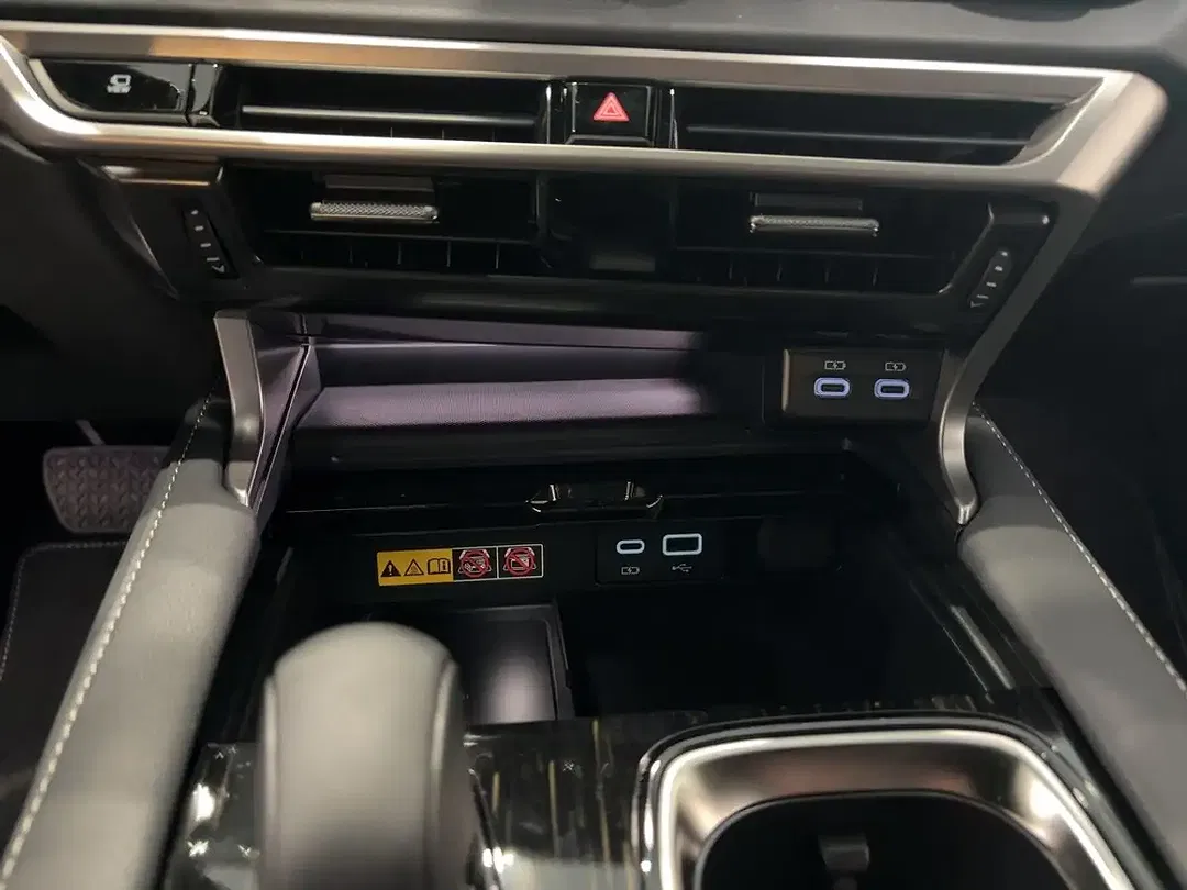 Lexus RX 450h - Thumbnail 14