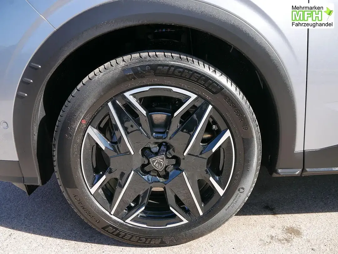 Peugeot 3008 - Thumbnail 3