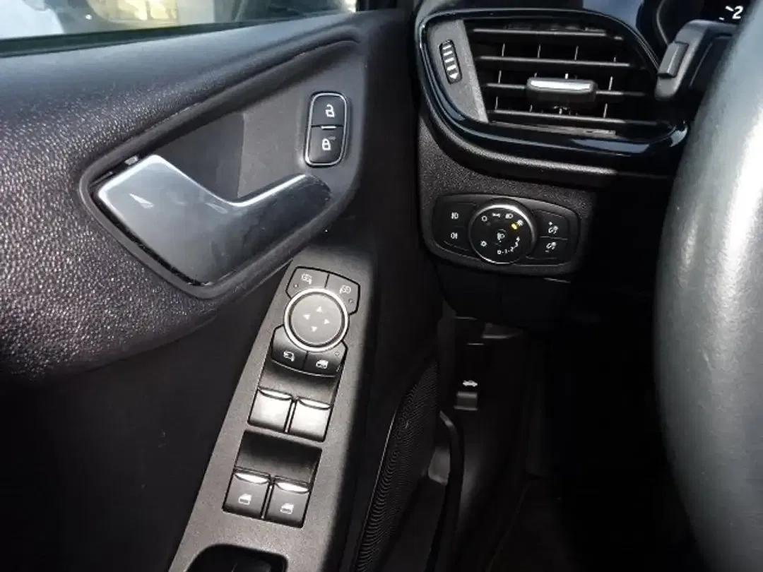 Ford Fiesta - Thumbnail 10
