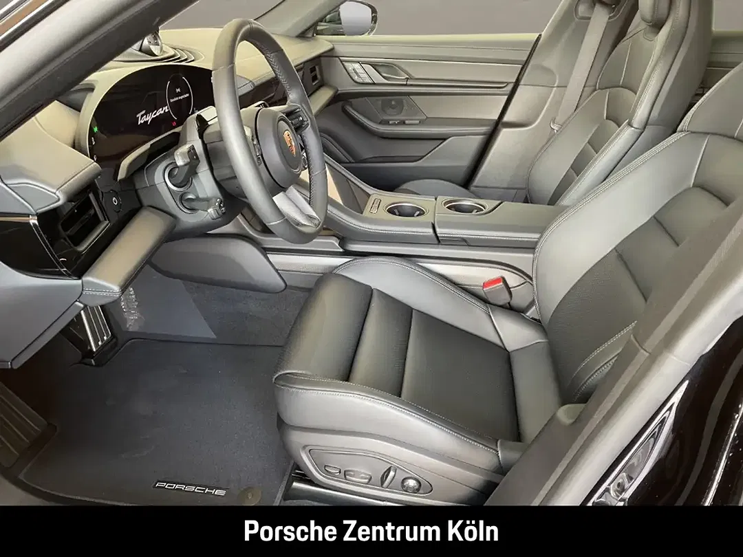 Porsche Taycan - Thumbnail 13