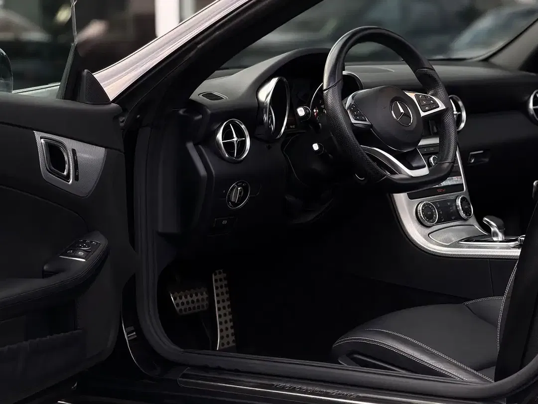 Mercedes-Benz SLC 200 - Thumbnail 12