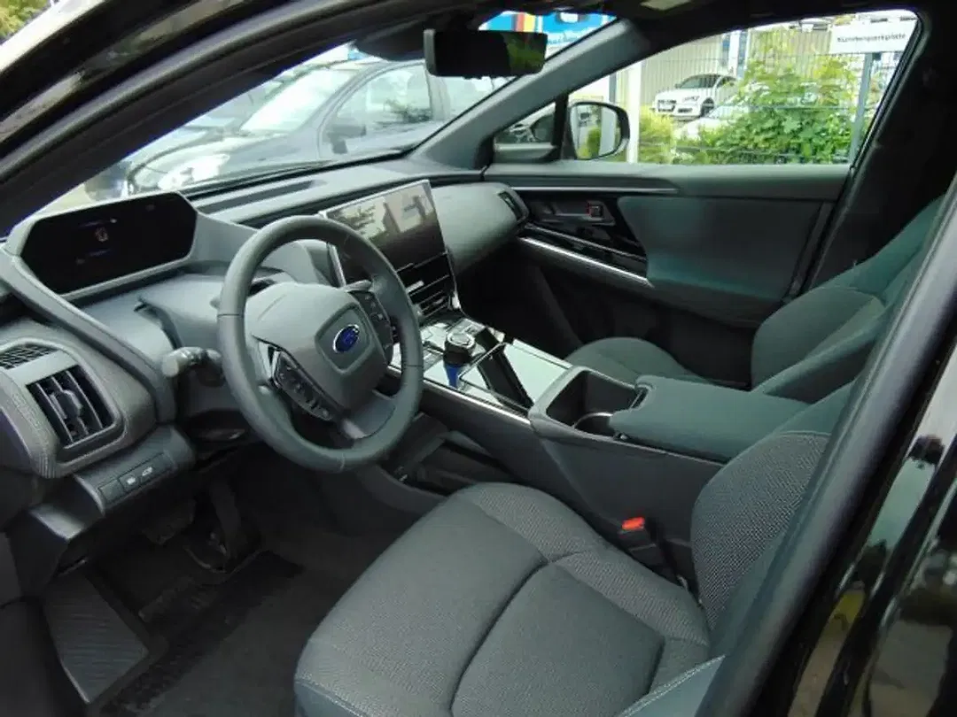 Subaru Solterra - Thumbnail 9