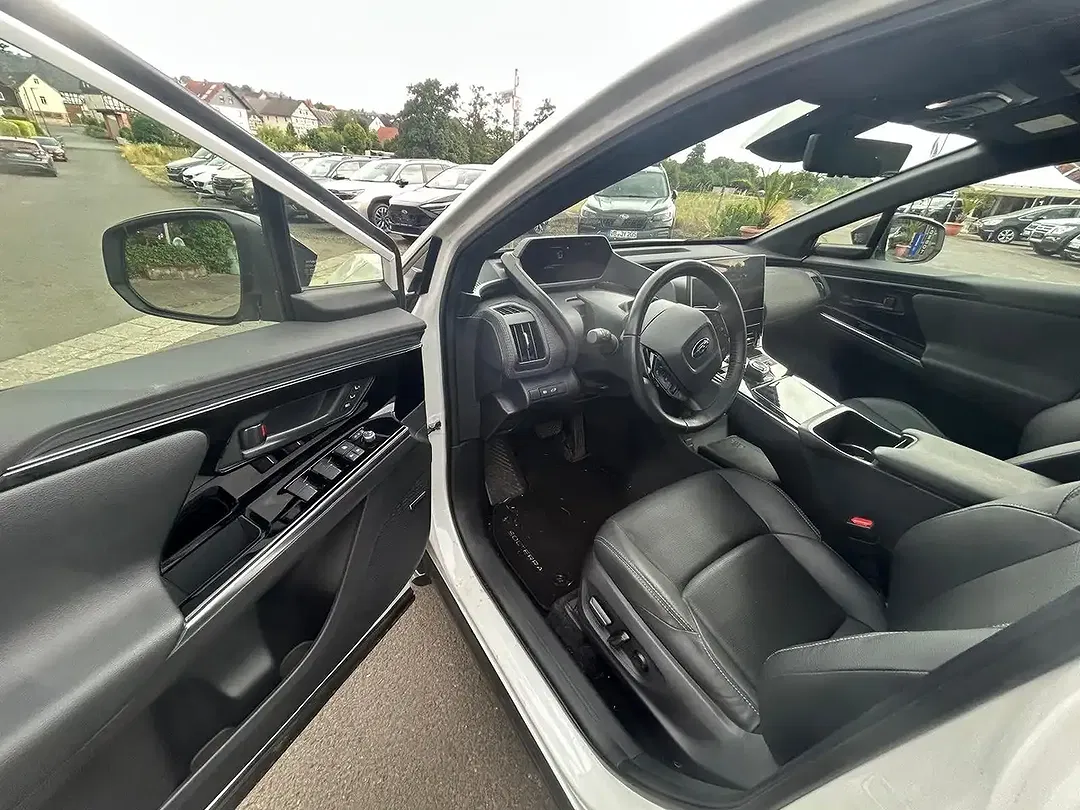 Subaru Solterra - Thumbnail 7