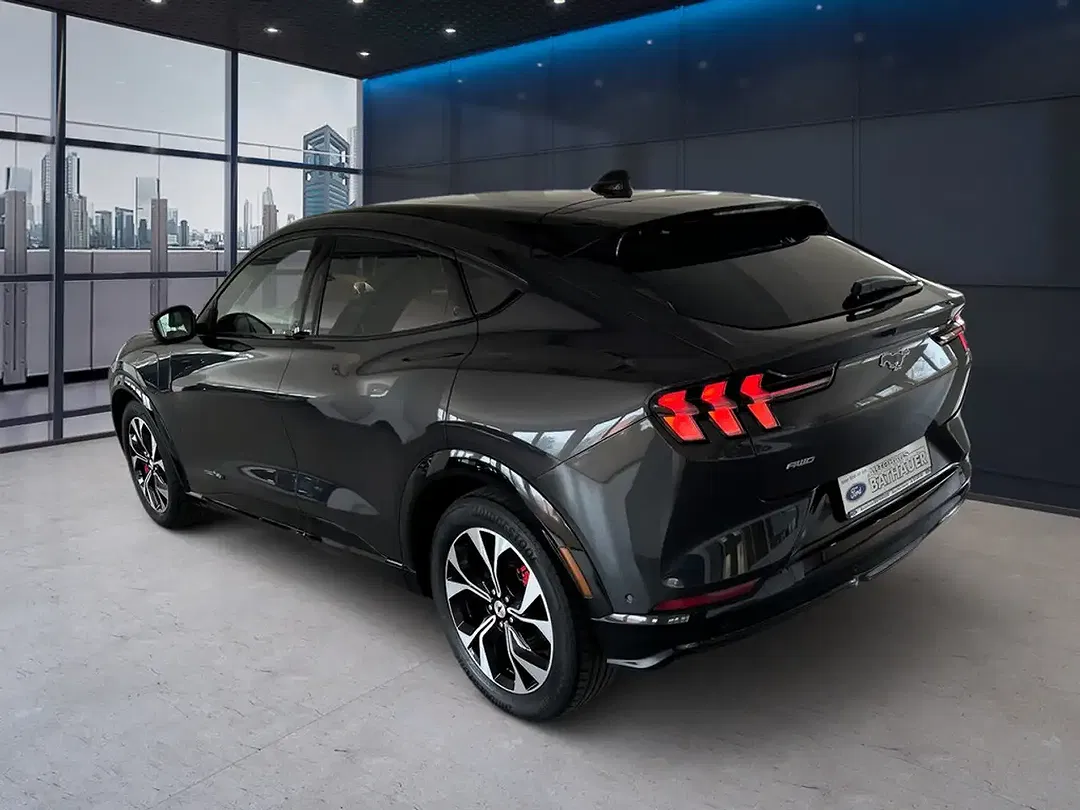 Ford Mustang - Thumbnail 4