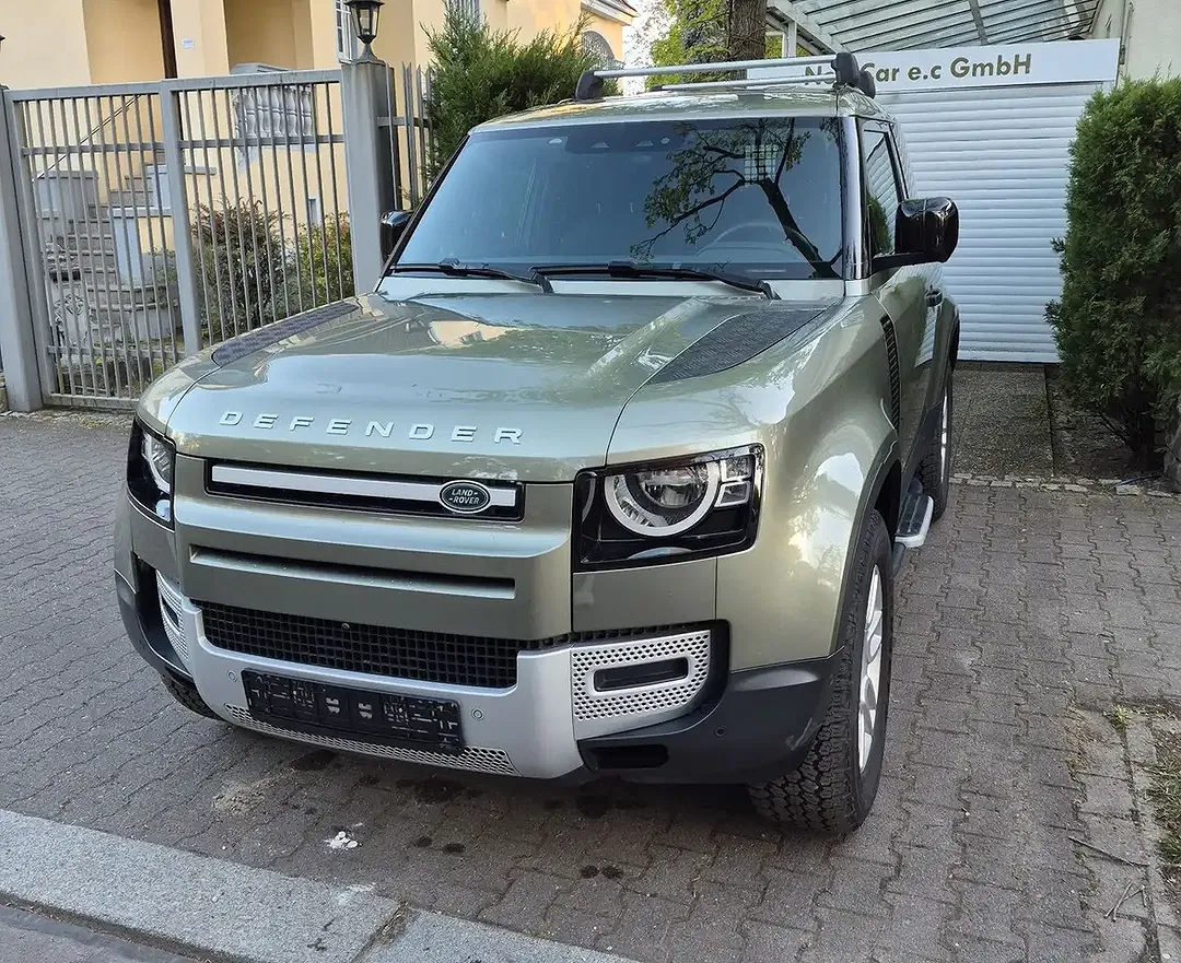 Land Rover Defender D200 3.0 MHEV 90 Hard Top