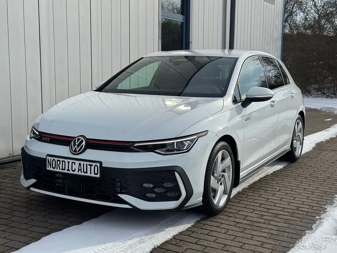 Volkswagen Golf GTI - Thumbnail 1