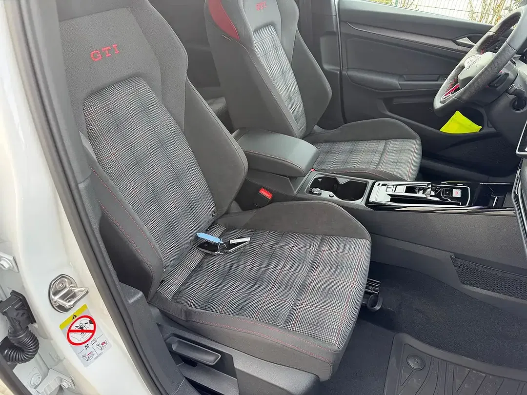 Volkswagen Golf GTI - Thumbnail 11