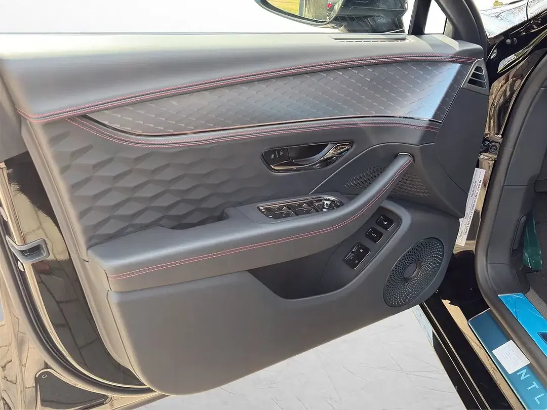 Bentley Flying Spur - Thumbnail 13