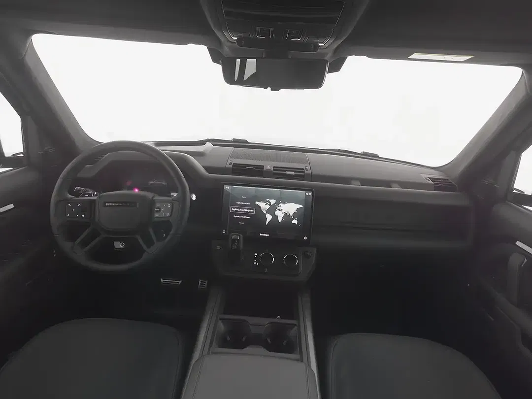 Land Rover Defender - Thumbnail 3