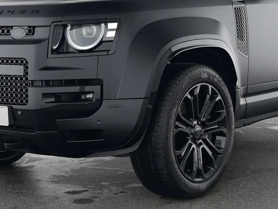 Land Rover Defender - Thumbnail 9