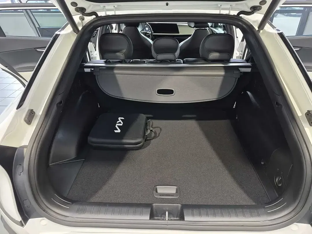 Kia EV6 - Thumbnail 6