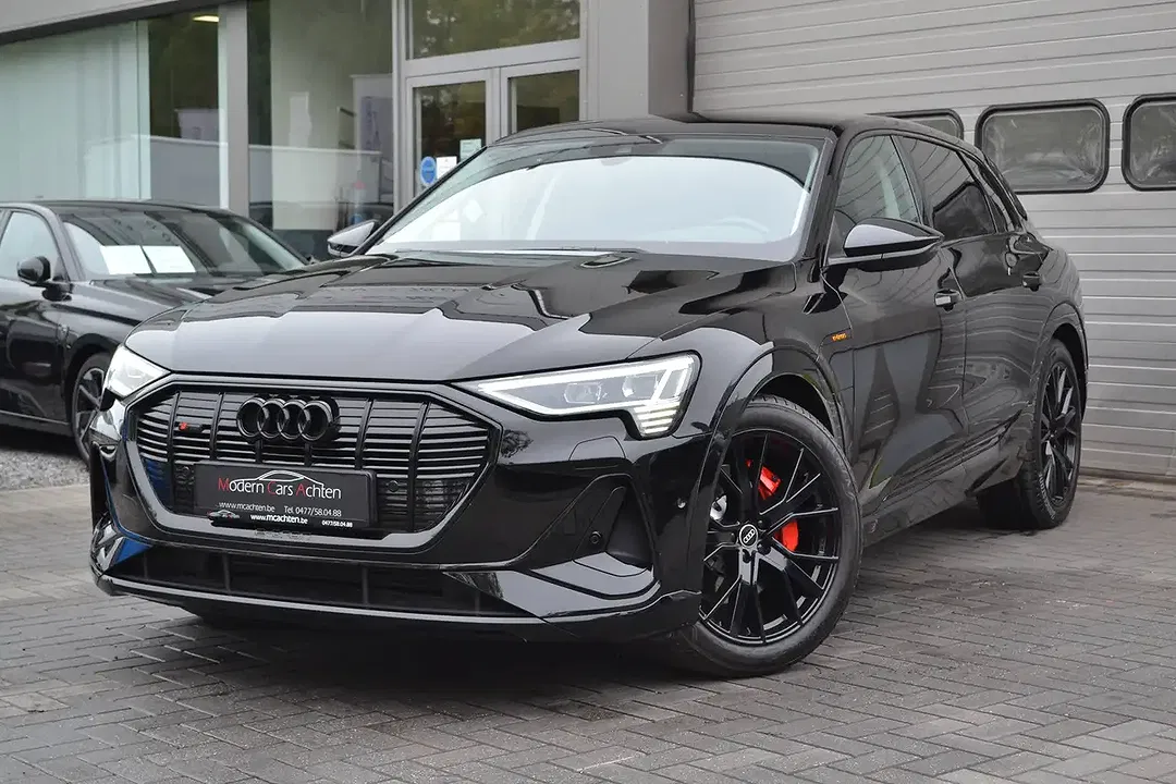 Audi Q8 e-tron 55 S line