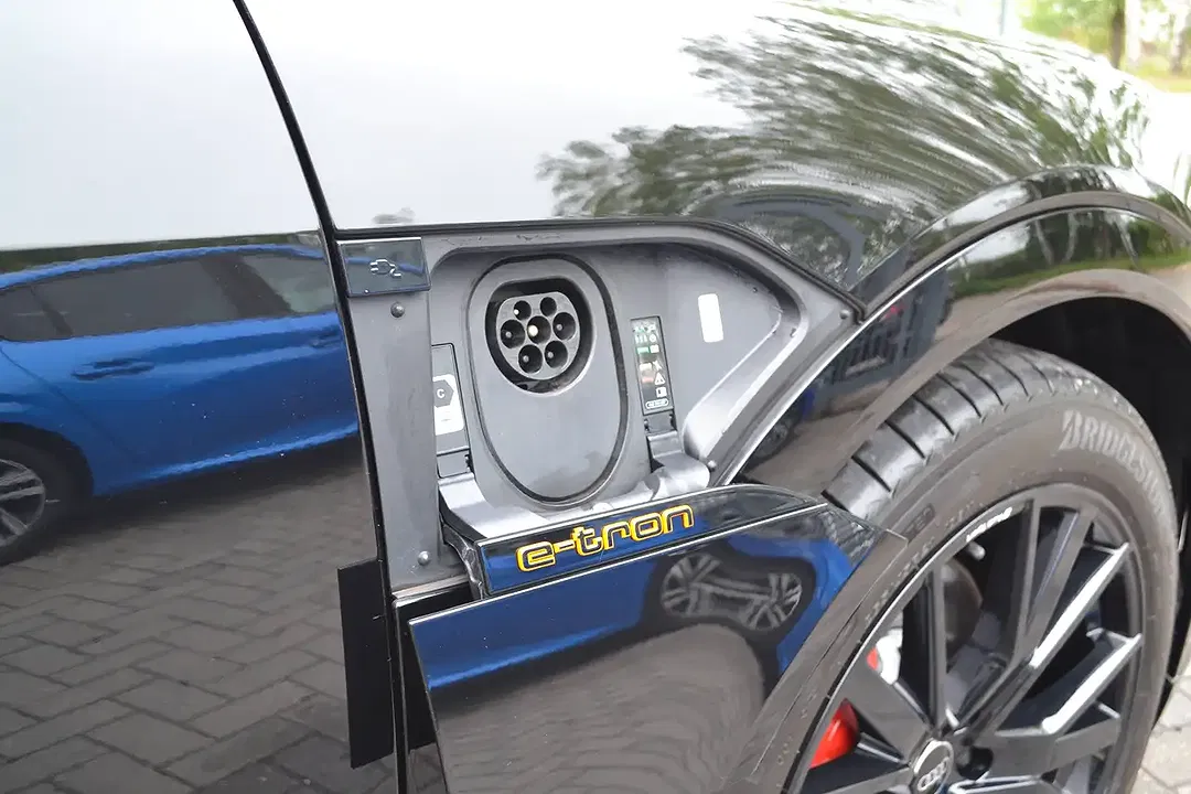 Audi Q8 e-tron - Thumbnail 11