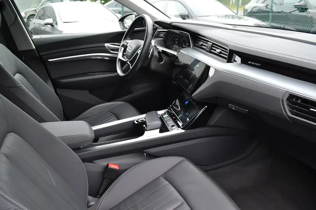 Audi Q8 e-tron - Thumbnail 12