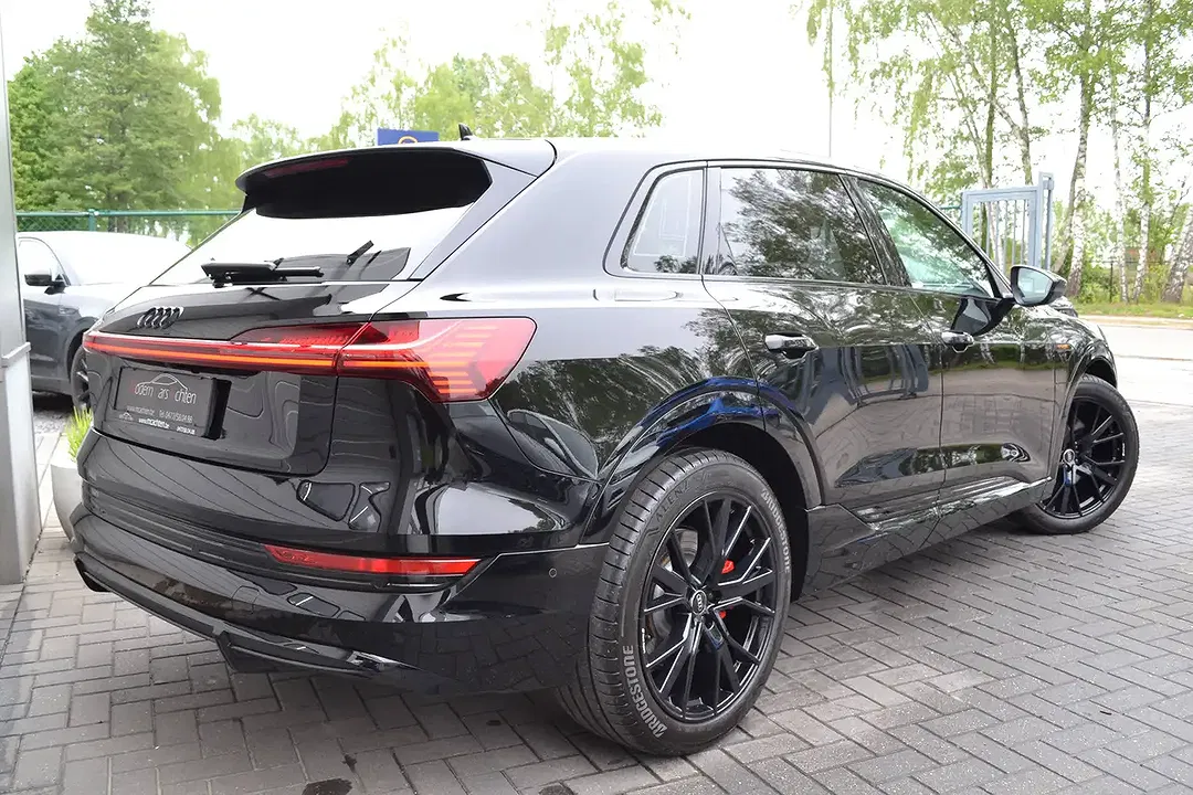 Audi Q8 e-tron - Thumbnail 2