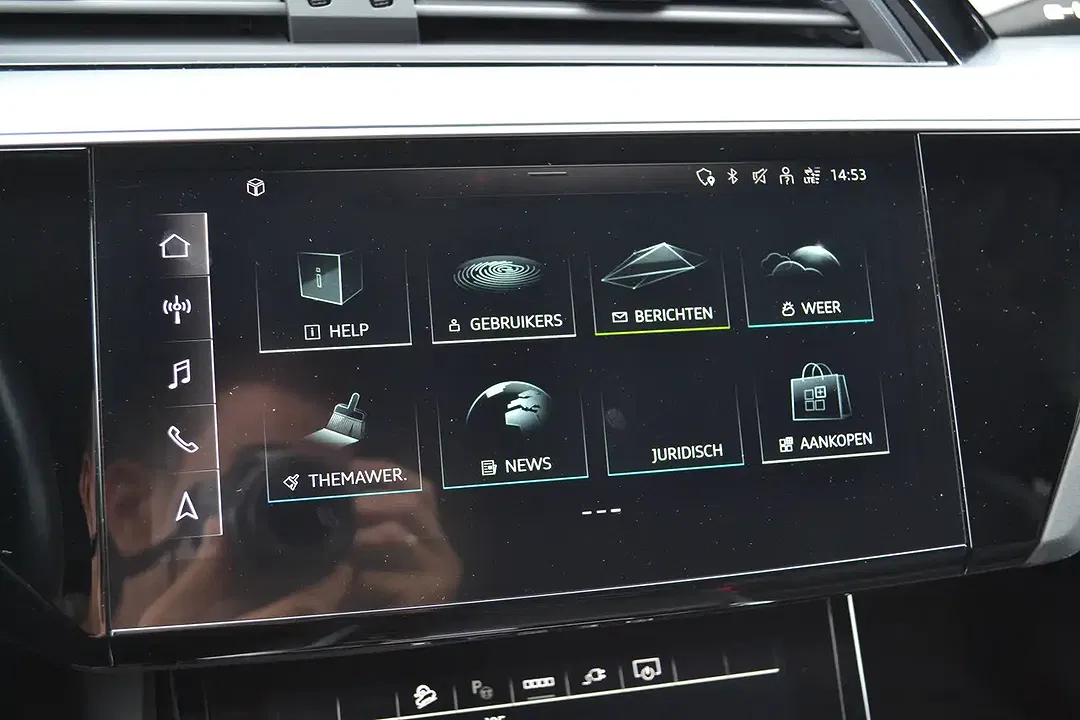 Audi Q8 e-tron - Thumbnail 23