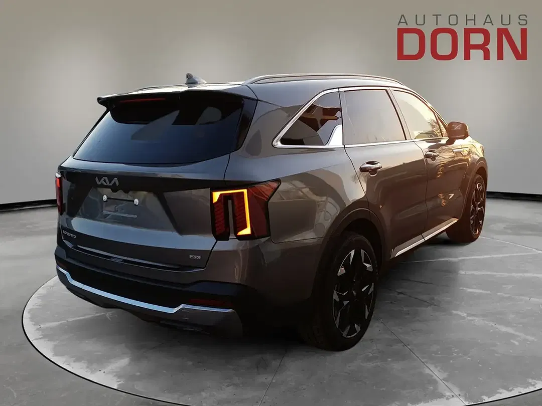 Kia Sorento - Thumbnail 3