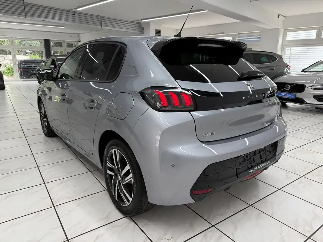 Peugeot 208 - Thumbnail 2