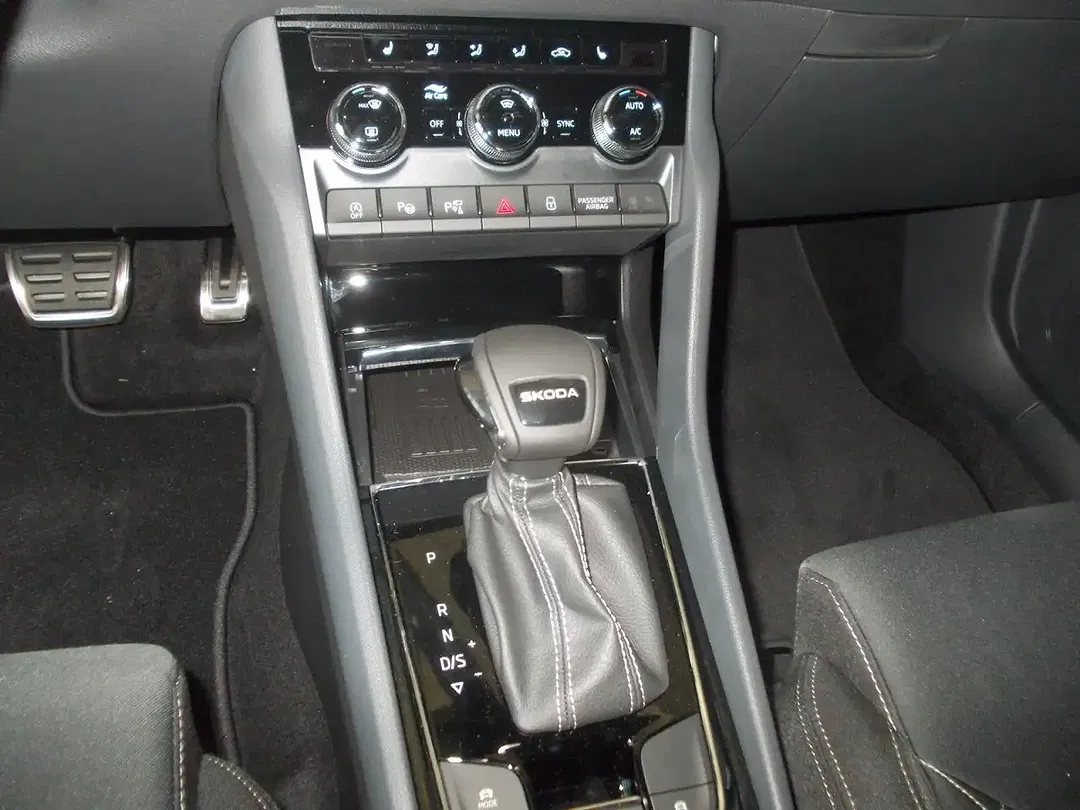 Skoda Karoq - Thumbnail 11