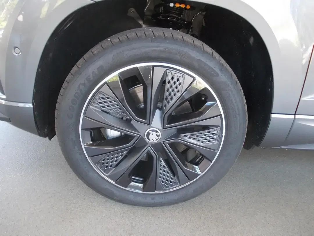 Skoda Karoq - Thumbnail 6