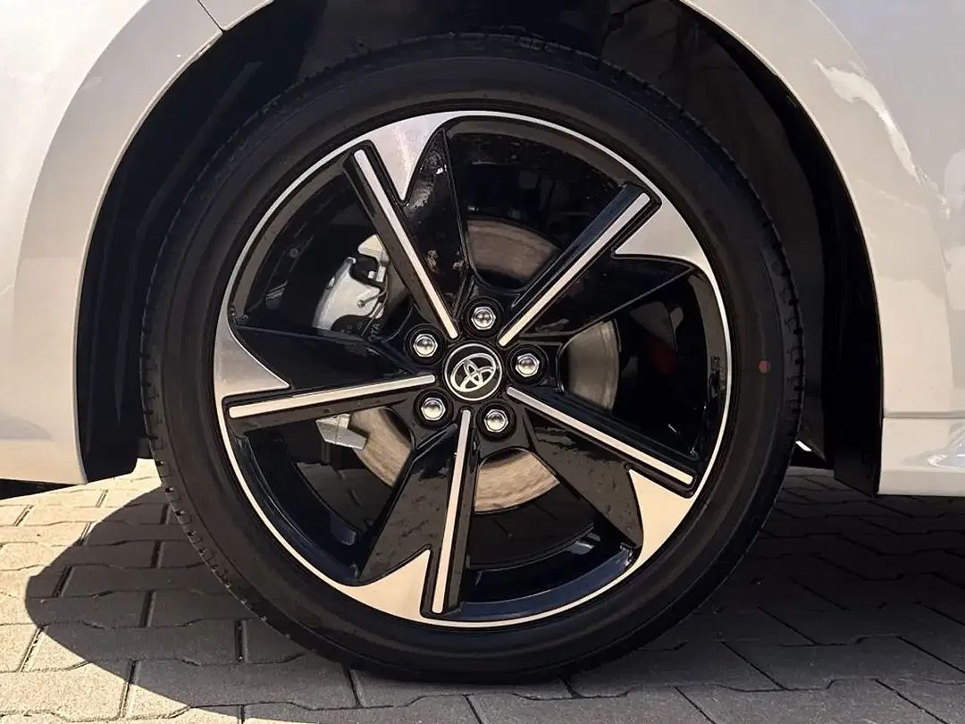 Toyota Yaris - Thumbnail 13