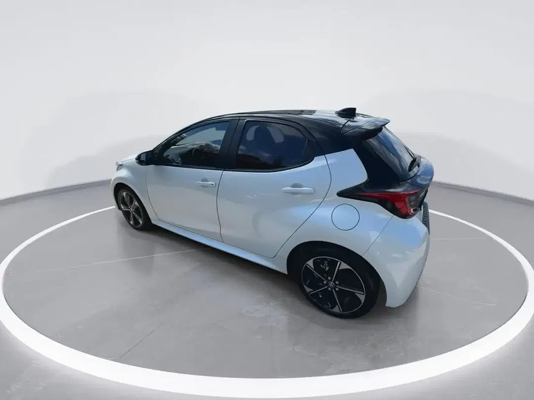 Toyota Yaris - Thumbnail 5