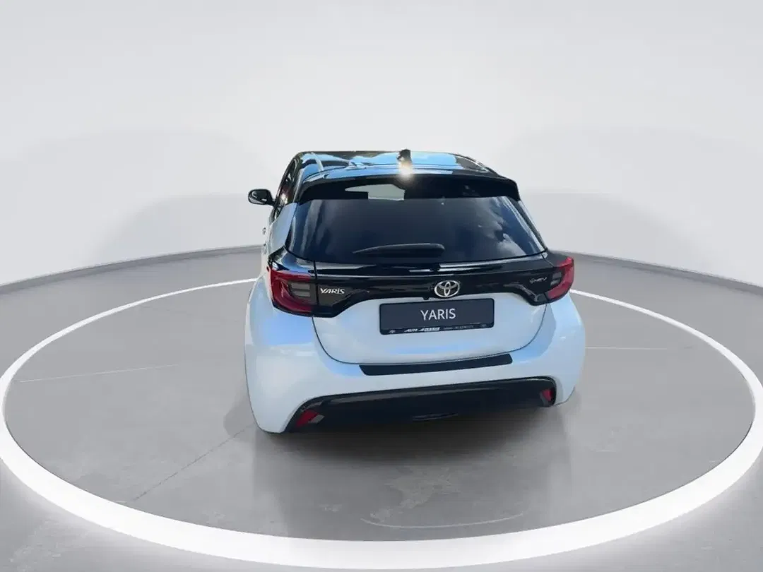 Toyota Yaris - Thumbnail 6