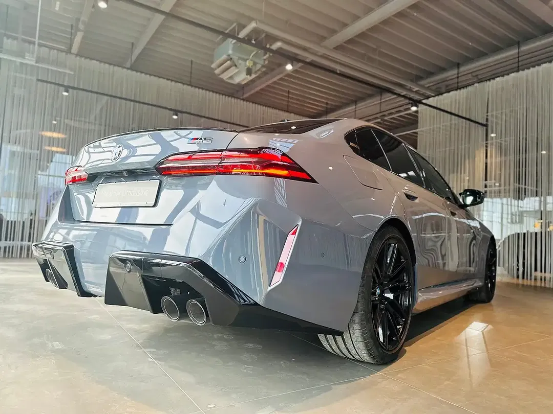 BMW M5 - Thumbnail 10