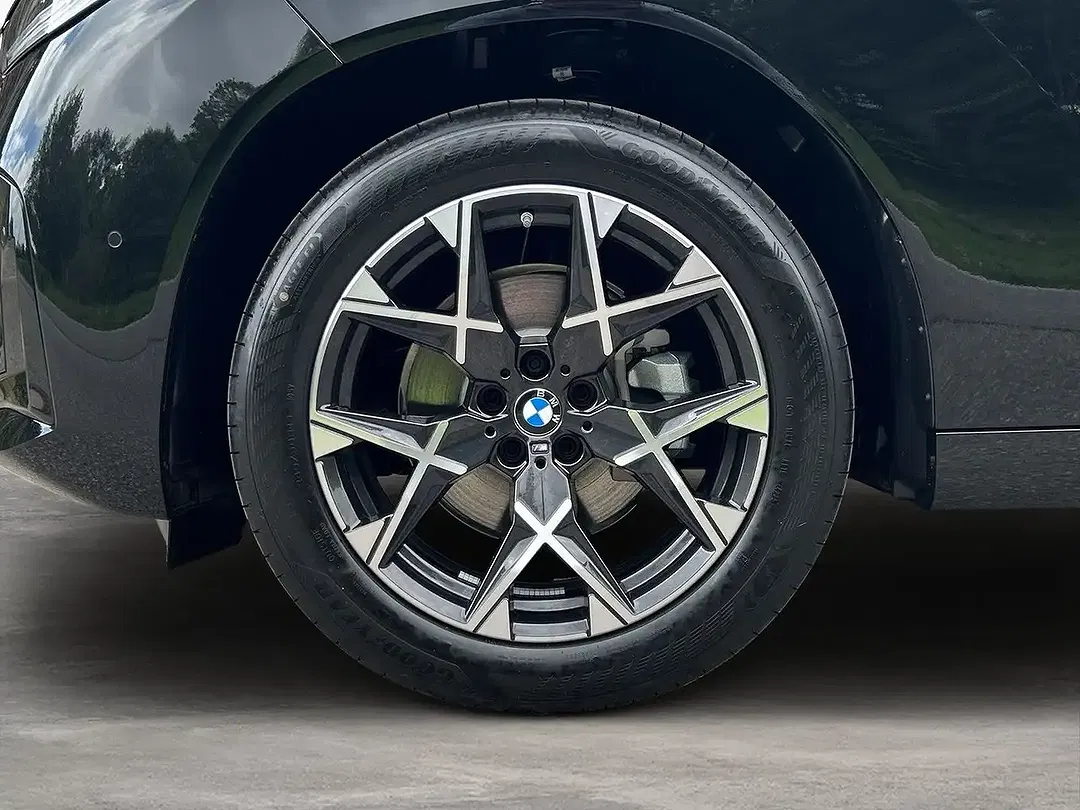 BMW X3 - Thumbnail 2