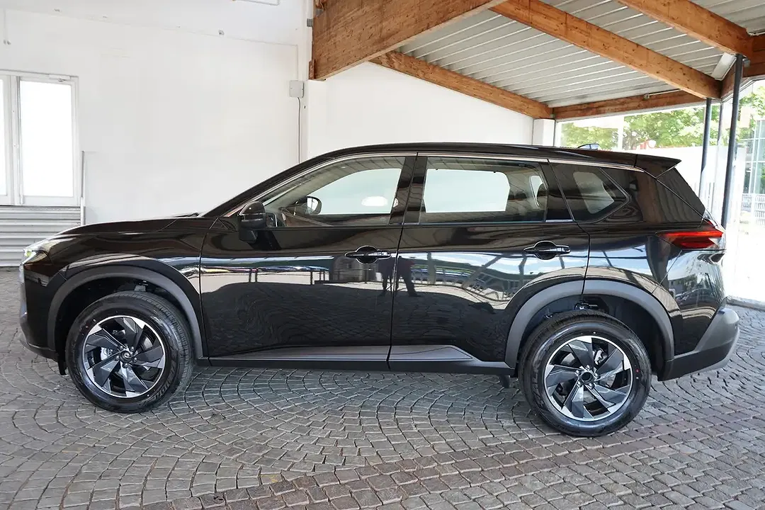 Nissan X-Trail - Thumbnail 2