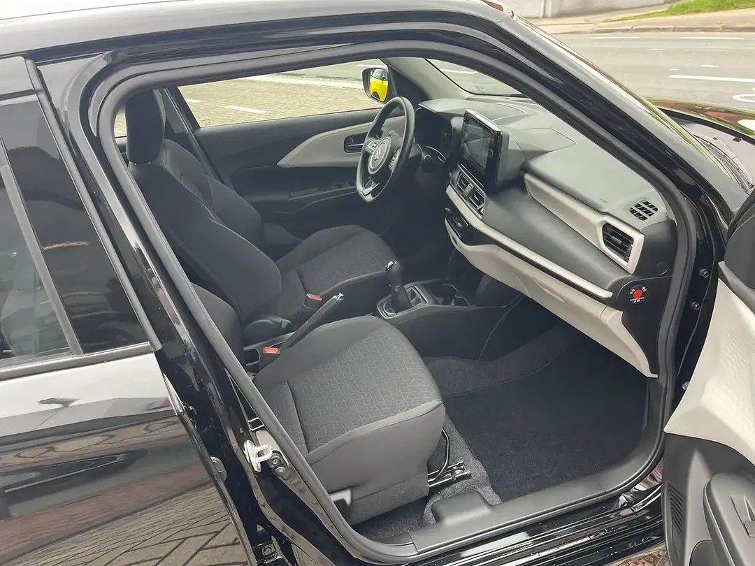 Suzuki Swift - Thumbnail 11