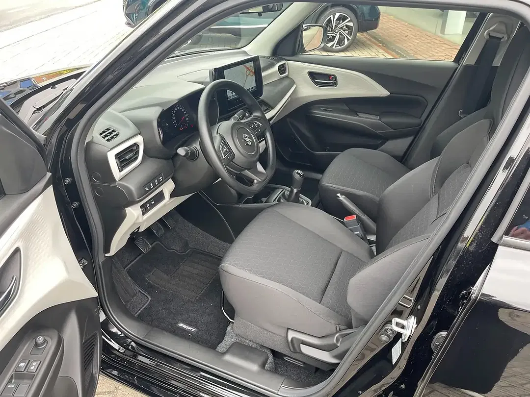 Suzuki Swift - Thumbnail 4