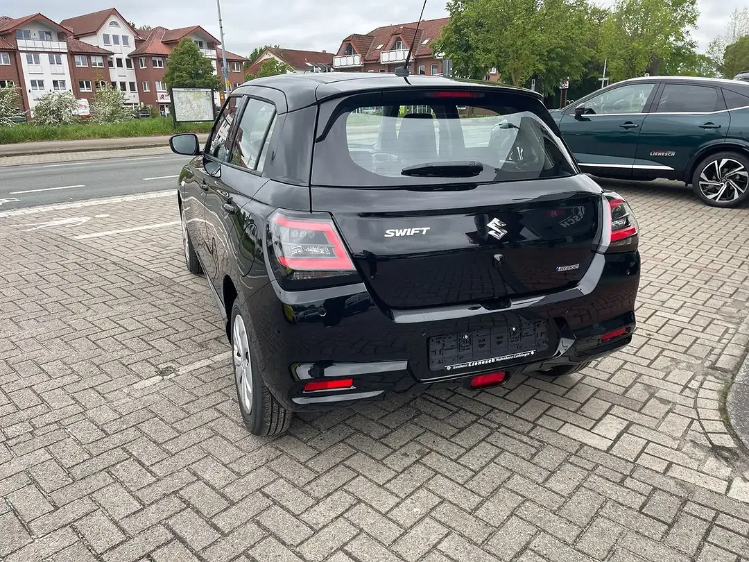 Suzuki Swift - Thumbnail 8