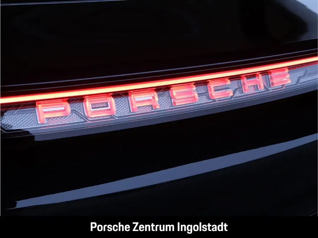 Porsche Taycan - Thumbnail 13