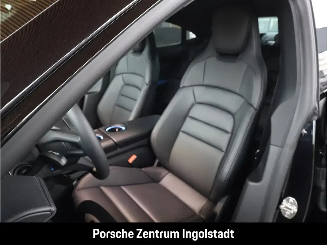 Porsche Taycan - Thumbnail 15