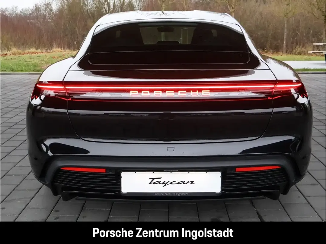 Porsche Taycan - Thumbnail 4