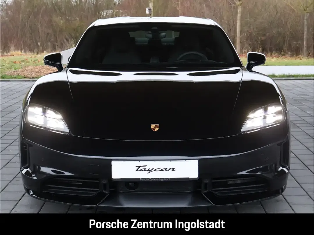 Porsche Taycan - Thumbnail 8