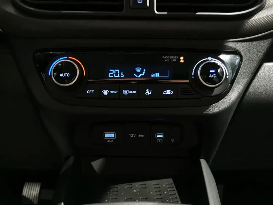 Hyundai i10 - Thumbnail 13