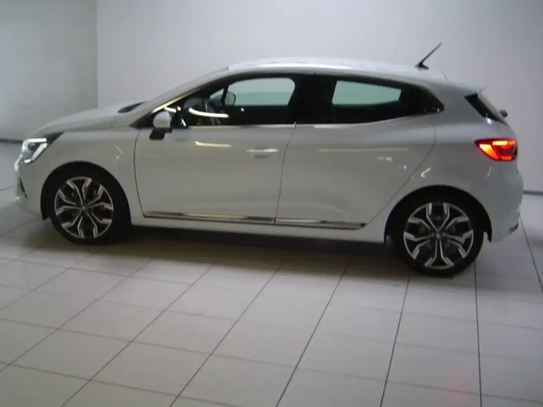 Renault Clio - Thumbnail 1