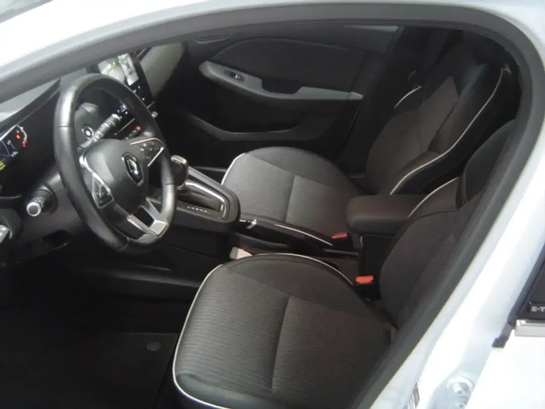 Renault Clio - Thumbnail 10