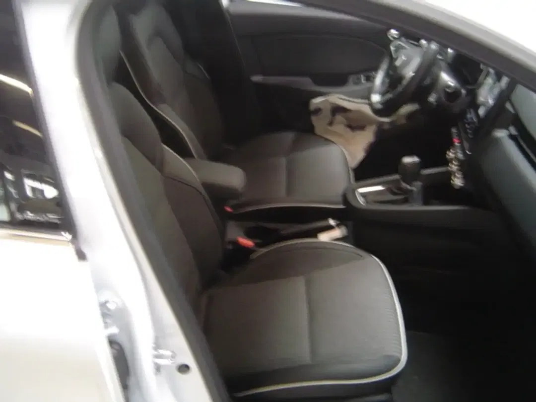 Renault Clio - Thumbnail 9