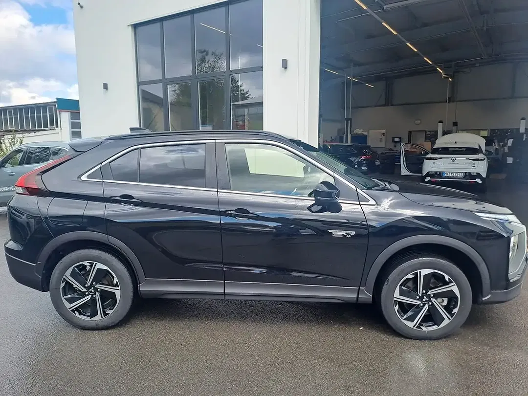 Mitsubishi Eclipse Cross - Thumbnail 4