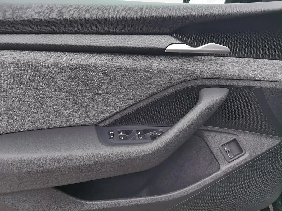 Skoda Superb - Thumbnail 6
