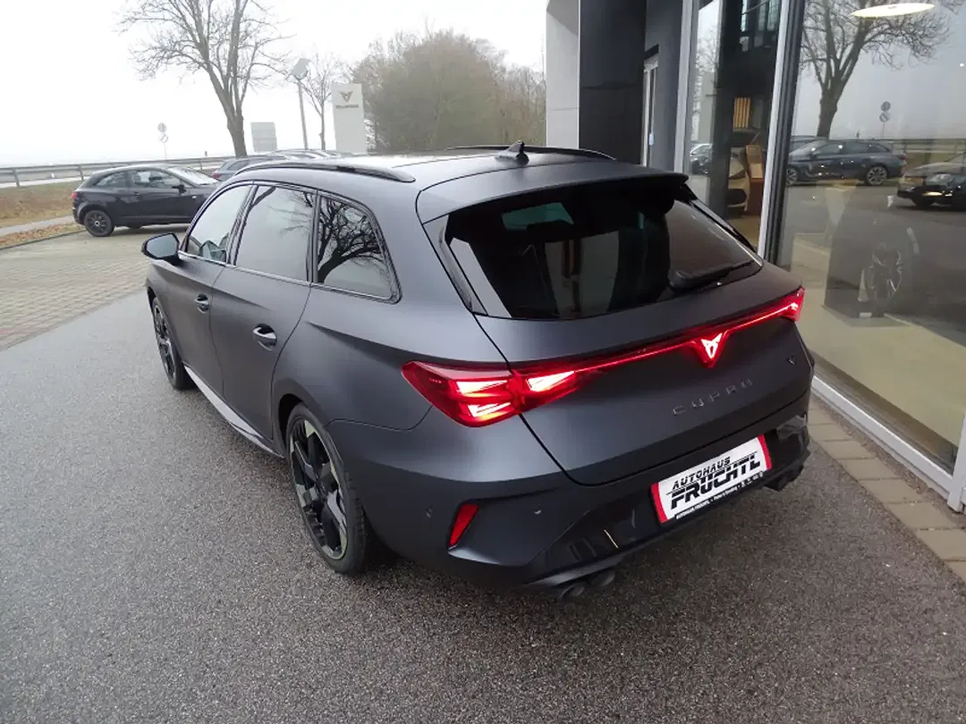 CUPRA Leon - Thumbnail 4